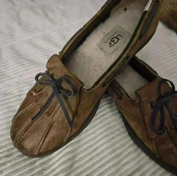 UGG women's Haylie Brown loafer Duck shoe.  Genuine Leather. Size 7.5. - Picture 9 of 10
